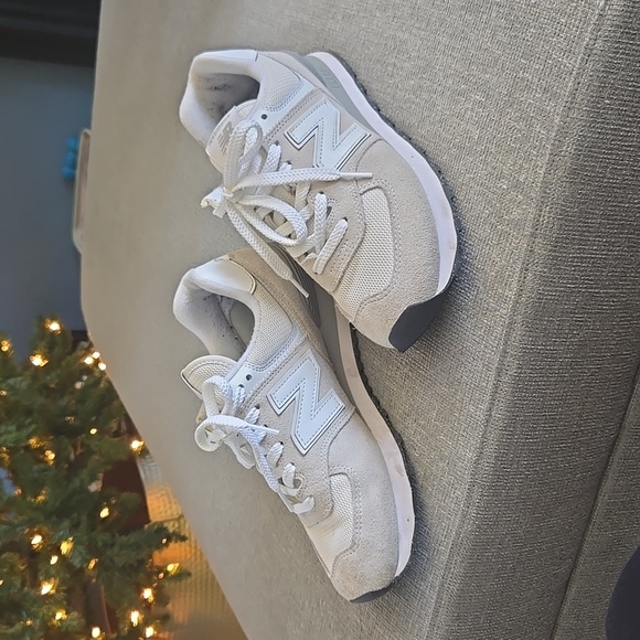 New Balance Classic 574 Size 8.5 D - Picture 3 of 6